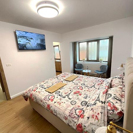 Central Residence Targu Jiu Ngoại thất bức ảnh