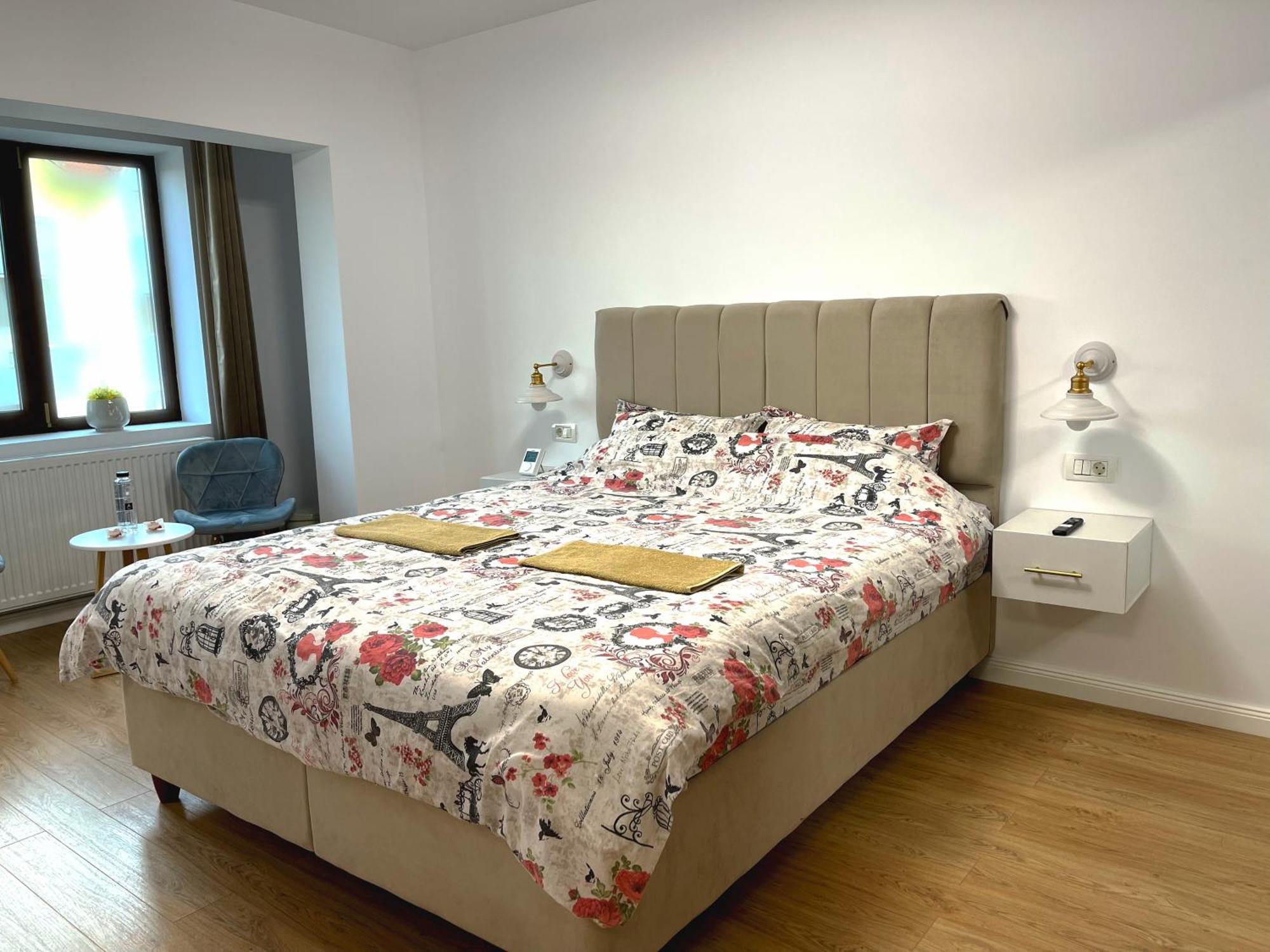Central Residence Targu Jiu Ngoại thất bức ảnh
