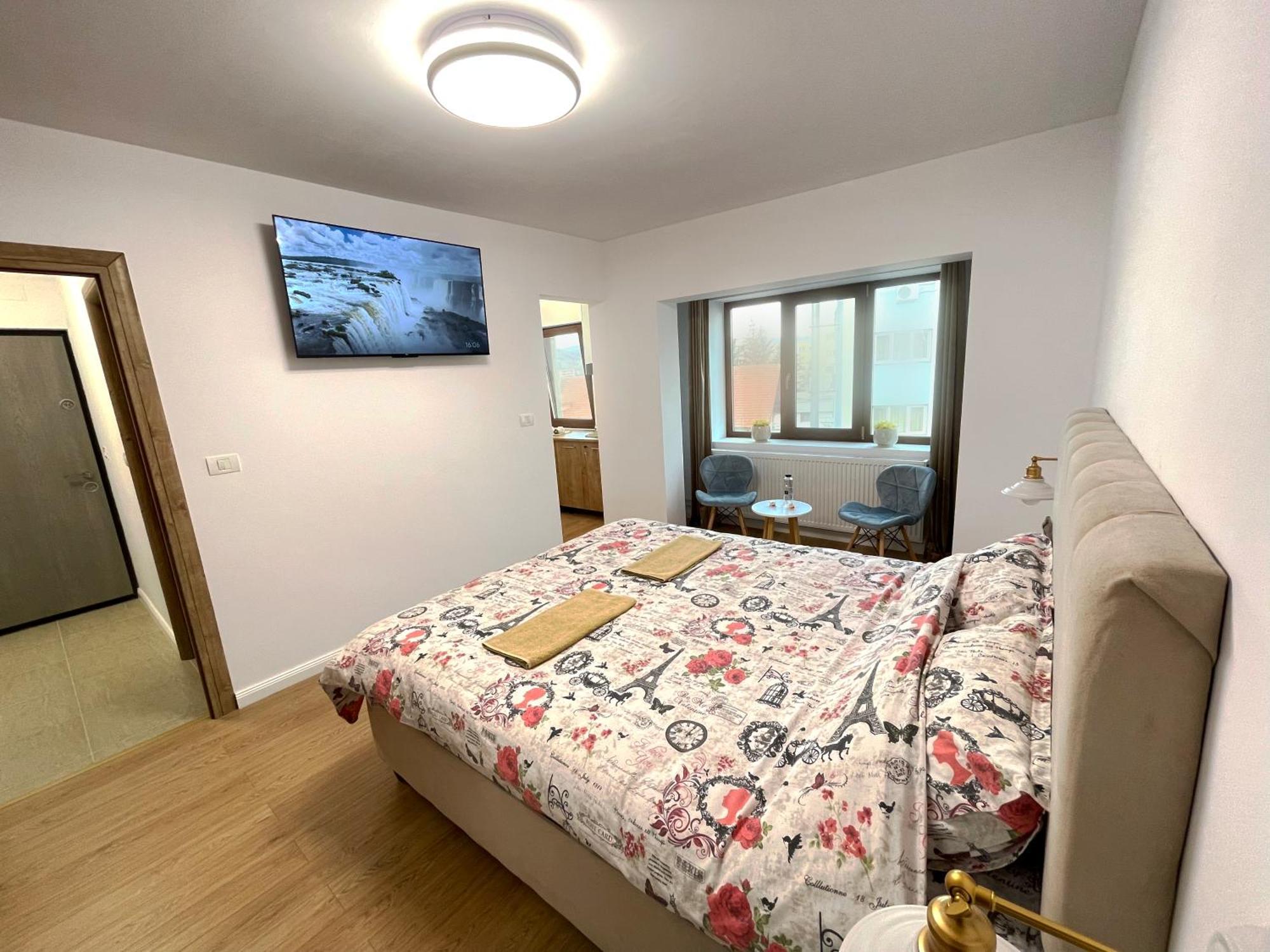 Central Residence Targu Jiu Ngoại thất bức ảnh